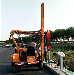 Pileuse <span class=keywords><strong>de</strong></span> poteaux <span class=keywords><strong>de</strong></span> garde-corps routiers TZ390 |   Hauteur <span class=keywords><strong>de</strong></span> poteau <span class=keywords><strong>de</strong></span> 3 m, conçu pour l'installation <span class=keywords><strong>de</strong></span> garde-corps sur autoroute - Product Image 2