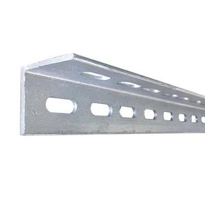 Barre d'<span class=keywords><strong>acier</strong></span> <span class=keywords><strong>perforée</strong></span> galvanisée réglable d'angle Angles fendus peints Support de stabilisateur sismique troué inoxydable - Product Image 2