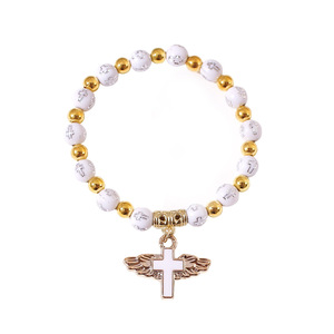 Braccialetto Rosario con Perline Acriliche, Ciondolo Angelo Smaltato Placcato Oro, Regalo Religioso per Battesimo, Gioielli Fatti a Mano - Product Image 4