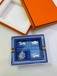 Cenicero Decorativo Europeo de Cerámica con Forma de Animal, Cuatro Orificios, Base Roja, para Hogar, Sala de Estar, Restaurante, Sin Humo - Product Image 3