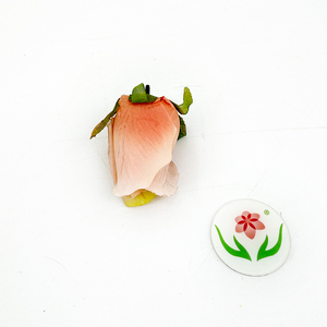 Fiori Artificiali di Rosa in Seta Morbida Fatti a Mano, Realistici Rossi e Bianchi da 5cm, per Matrimoni, Feste ed Eventi al Chiuso - Product Image 4
