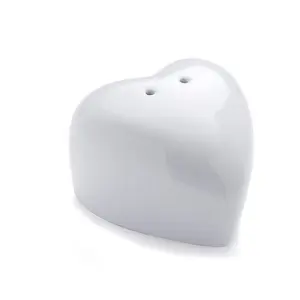 Wholesale Direct Factory Decorative Cute White and Black Heart Shape Ceramic Salt and Pepper Shakers Set of 2