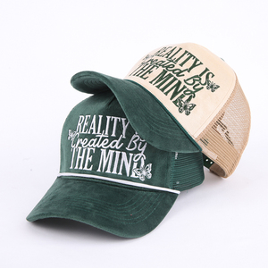 قبعة شاحنة من جلد الغزال 5 ألواح مخصصة للبيع بالجملة ، قبعة سائقي الشاحنات المخملية من الخلف بشعار مطرز - Product Image 1