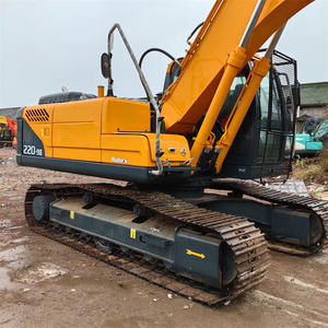 Excavatrice sur pneus Hyundai 220lc-9s d'occasion, 20 tonnes, hydraulique, avec moteur et pompe - Garantie 1 an - Product Image 3