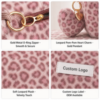 Sac cosmétique en fausse fourrure imprimé léopard OEM pour femme, grande capacité, trousse de toilette de voyage, porte-clés cœur en peluche, mignon, automne-hiver