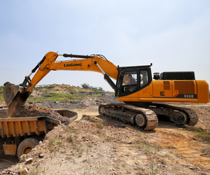 Excavadora de cadenas pesada Liugong 950E de 50 toneladas con gran fuerza de excavación para minería y canteras de roca - Product Image 3