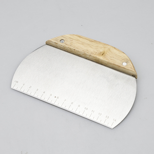 Cucina della fabbrica di cottura in acciaio inox pasta per Pizza banco di pasta per Pizza raschietto per Pizza con scala di misurazione coltello per <span class=keywords><strong>farina</strong></span> - Product Image 1