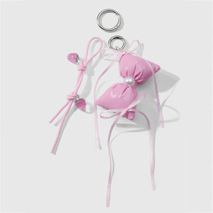 Fashionable da moda sevimli pembe deri ilmek peluş kemik sopa ilmek anahtarlık - Product Image 3