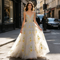 Tissu en dentelle brodée de fleurs 3D en mousseline de soie et perles, motif vigne verticale, en tulle transparent pour robe de soirée légère printemps-été