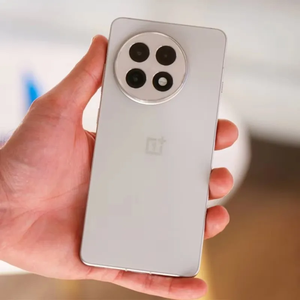 Teléfono Inteligente OnePlus 13R (Ace 5) Versión 5G AMOLED HD 120Hz 65W SuperVOOC 6000mAh NFC - Product Image 2