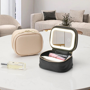 Mini Trousse de Maquillage Portable avec Miroir LED Rechargeable, Sac de Voyage Imperméable Couleurs Unies Beige Noir Rose Printemps 2025 - Product Image 1