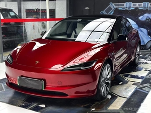 Pellicola Vinilica per Auto Anti-Ingiallimento Effetto Metallo Liquido Rosso Drago, Rotolo di Vinile PET per Wrapping Auto a Prezzo di Fabbrica - Product Image 1