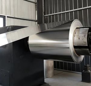 Usines chinoises vendent en gros des rouleaux géants de papier aluminium de 100 mètres pour l'emballage alimentaire et l'utilisation en cuisine - Product Image 3