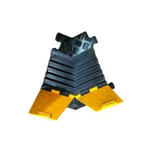 5 चैनल औद्योगिक गति गांठ पीले कवर तार रबर गति बम्प केबल रक्षक - Product Image 3