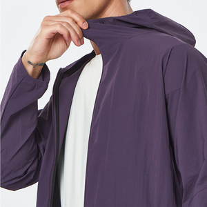 <span class=keywords><strong>Veste</strong></span> de <span class=keywords><strong>randonnée</strong></span> <span class=keywords><strong>imperméable</strong></span> à capuche avec fermeture éclair intégrale, protection solaire, séchage rapide, pour hommes, avec logo personnalisé - Product Image 4