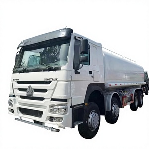 Camion-citerne Sinotruck HOWO avec transmission 8x4, 371 chevaux, camion industriel pour le transport de liquides, véhicule de transport de méthanol et d'éthanol - Product Image 1