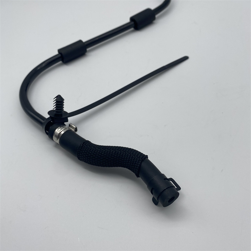メル 2055012625 Engine Coolant Overflow Hose for Mercedes-Benz