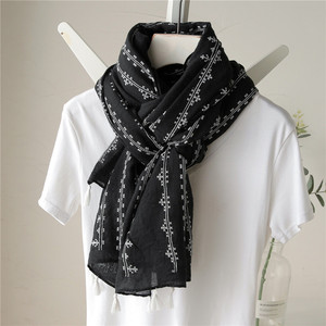 High Quality Plain Soft Cotton Viscose Printed Head Scarf Women Hijab Muslim Solid Color <strong>Embroidered</strong> Bawal Cotton <strong>Shawls</strong> - Product Image 4