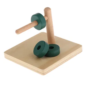 在水平销钉木制玩具 (3环) 上2023流行的蒙特梭利材料儿童感官圆盘