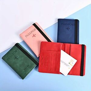 Funda de piel sintética para tarjetas de identificación, billetes de avión y tarjetas bancarias con protección RFID, estuche para pasaporte y cartera de viaje. - Product Image 6