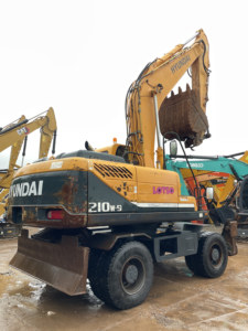 Excavatrice sur pneus d'occasion Hyundai 210W-9T 210, 90% neuve, marque coréenne, robuste, en promotion - Product Image 3