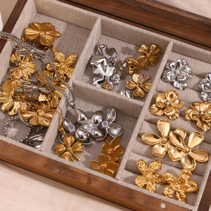 2025 fábrica Vintage Acero inoxidable 18K chapado en oro collar anillo pendientes temperamento flor Stud pendientes regalos para mujeres - Product Image 5