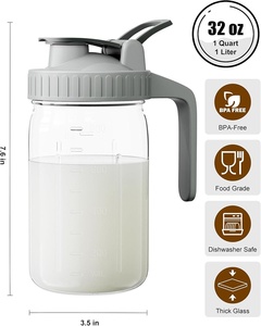 Jarros de Vidro com Logo Em relevo de 1 Litro 32oz Jarros Mason de Boca Larga com Tampa e Bico para Servir - Product Image 1