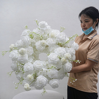 Couronnes et plantes décoratives, couronne de fleurs artificielles blanches de 60 cm, guirlande de roses pour la décoration de centre de table