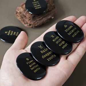 <span class=keywords><strong>Pietra</strong></span> Ovale Naturale Incisa con Messaggio dei 12 Segni Zodiacali, Cristallo Bianco Antistress, <span class=keywords><strong>Pietra</strong></span> di Ossidiana per il Pollice - Product Image 5