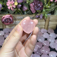 Vente en gros de cadeaux en cristal coeur en cristal naturel 3 cm en quartz rose coeur en cristal artisanat à vendre