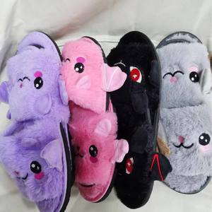 รองเท้าแตะฮาโลวีนค้างคาวสีเทาแบบข้ามพรมแดนรองเท้าแตะแบนหรูหราในบ้านสำหรับฤดูหนาวสำหรับการค้าต่างประเทศ - Product Image 4