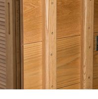 Armoire de chambre moderne en panneaux de particules avec portes battantes à persiennes, durable et écologique, pour villa et salon domestique