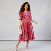 Robe plissée Miyake élégante à taille élastique et coupe évasée, livraison rapide, qualité supérieure