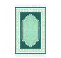 Tapis de prière islamique portable en gros, tapis de prière musulman en polyester épais et rembourré pour la prière quotidienne