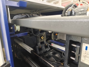 อุปกรณ์อัตโนมัติเครื่องจักรฉีดพลาสติกอเนกประสงค์ 140 ตันเครื่องฉีดพลาสติก - Product Image 4