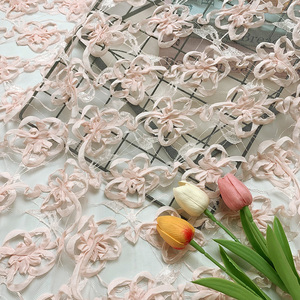 Tela de encaje bordada con cordón floral 3D jacquard rosa rubor nigeriano al por mayor para diseño de <span class=keywords><strong>moda</strong></span> nupcial Aso Ebi - Product Image 2