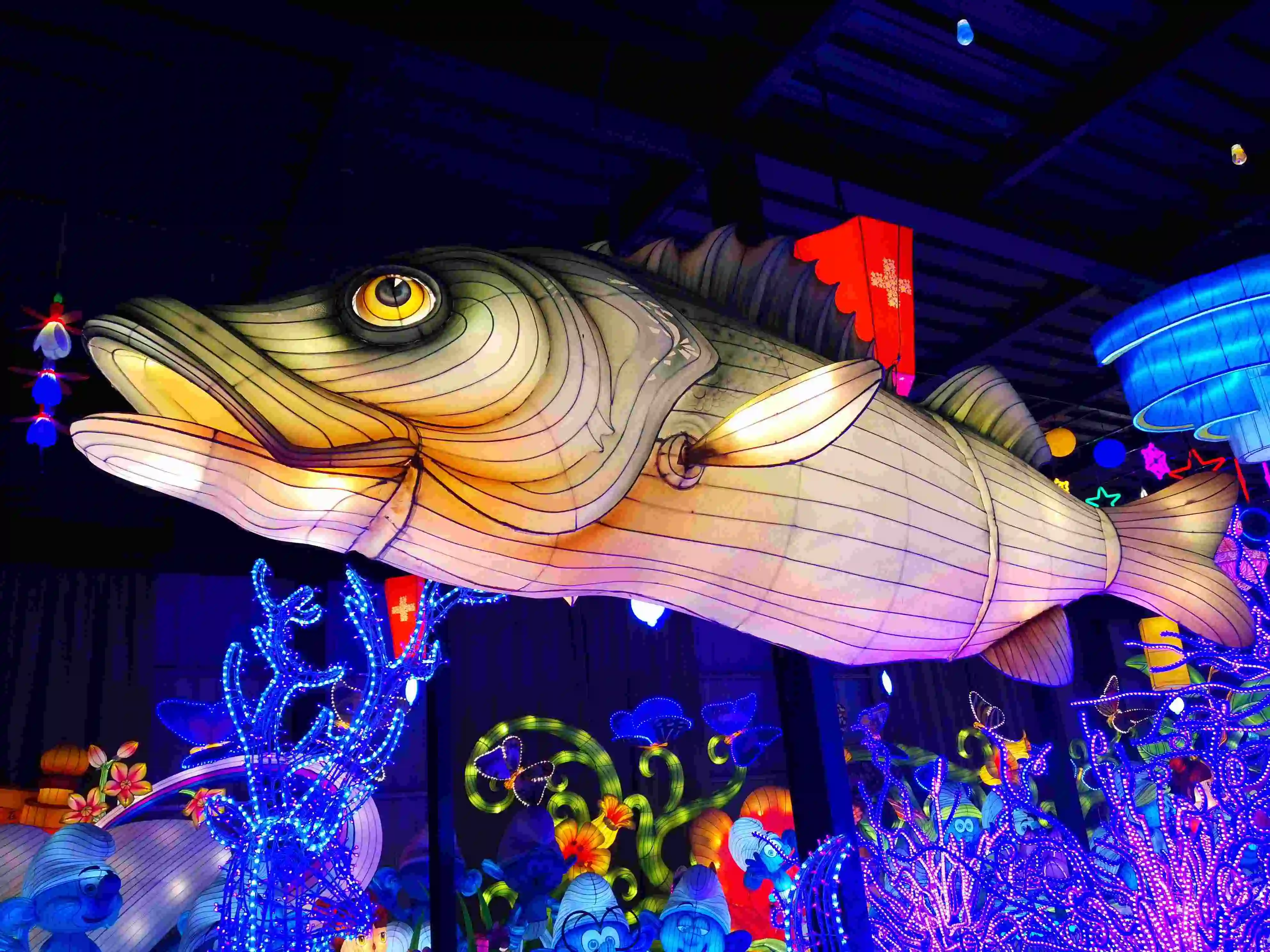 高品質の中国の新年の装飾動物の魚のランタン屋外ショー