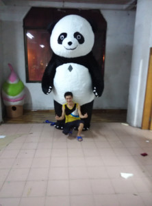 Costume de mascotte de grande taille, sur mesure, <span class=keywords><strong>Kungfu</strong></span> <span class=keywords><strong>Panda</strong></span>, costume de <span class=keywords><strong>panda</strong></span> gonflable personnalisé, costume de <span class=keywords><strong>panda</strong></span> gonflable publicitaire, costumes d'ours en peluche gonflables - Product Image 3