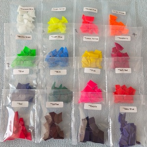 Meilleures ventes, disponible en gros, impression de logo personnalisée, palette de couleurs macaron, 34 couleurs de flocons de cire, <span class=keywords><strong>kit</strong></span> de <span class=keywords><strong>fabrication</strong></span> de bougies, colorants pour bougies - Product Image 1