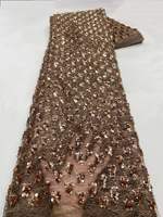 Tela de encaje de malla con lentejuelas pesadas de cobre y cuentas, con diseño floral disperso, para vestido de novia, de noche o de alta costura, entrega rápida