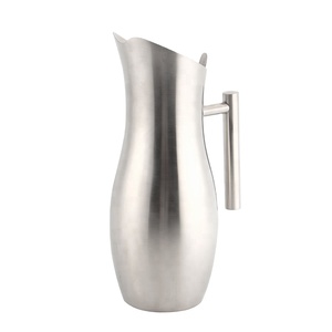 <span class=keywords><strong>Pichet</strong></span> à eau en acier inoxydable 60 Oz avec protection contre la glace théière bouilloire bière café <span class=keywords><strong>pichet</strong></span> pour Restaurant maison - Product Image 1