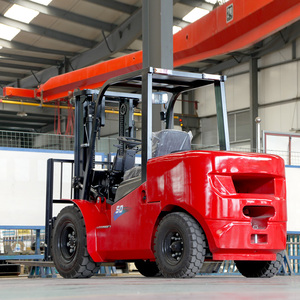 Montacargas Diésel Contrabalanceado de 5 Toneladas, Tracción en las Cuatro Ruedas, Neumáticos Sólidos Todoterreno, Mástil de Tres Etapas, YuDing CPC-50, Altura de Elevación de Horquilla de 3000 mm para Carga Pesada - Product Image 5