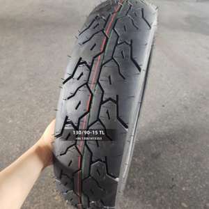 Pneu de moto 130/90 à vendre - Product Image 4