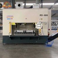 Scie circulaire à double tête 8 axes haute vitesse pour la fabrication de poutres anti-collision et de boîtes d'absorption d'énergie pour véhicules à énergie nouvelle