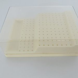 Boîte à fraises dentaires en plastique à 168 trous avec tiroir pour fraises à haute et basse vitesse, protection gingivale, utilisation pour le traitement des canaux radiculaires - Product Image 1