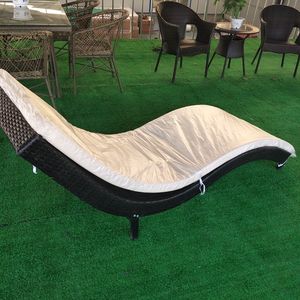 Chaise longue en rotin synthétique <span class=keywords><strong>pliable</strong></span> contemporaine personnalisée, résistante aux UV, résistante aux intempéries, moderne, pour <span class=keywords><strong>jardin</strong></span> extérieur - Product Image 1