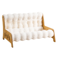 Canapé-lit pour chat en peluche douce et moelleuse, type nuage, en polaire fourrure dense, coussin confortable et chaud, anti-chute de poils, avec cadre en bois de qualité supérieure