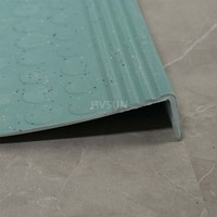 Tapis d'escalier modernes antidérapants en caoutchouc avec picots pour rebords d'escalier standard, pour escaliers intérieurs/extérieurs, porches, terrasses et marches de camping-car