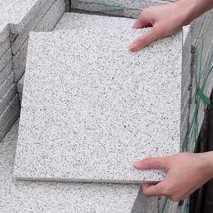 <span class=keywords><strong>Pavé</strong></span> de dalle de feu en granit naturel poli en gris sésame blanc noir-pierre de trottoir carrée suspendue sèche - Product Image 1