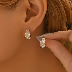 ต่างหูสตั๊ดรูปหอยทากทองแดงที่ทันสมัยทันสมัยทันสมัยพร้อมเครื่องประดับแฟชั่นเคลือบทองมุกเทียมทรงเรขาคณิตสำหรับเป็นของขวัญ - Product Image 1